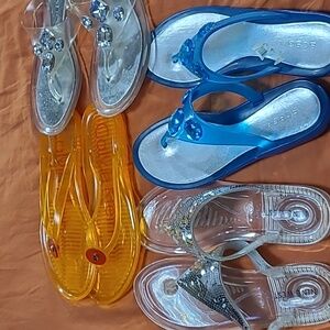 Lot of plastic sandels